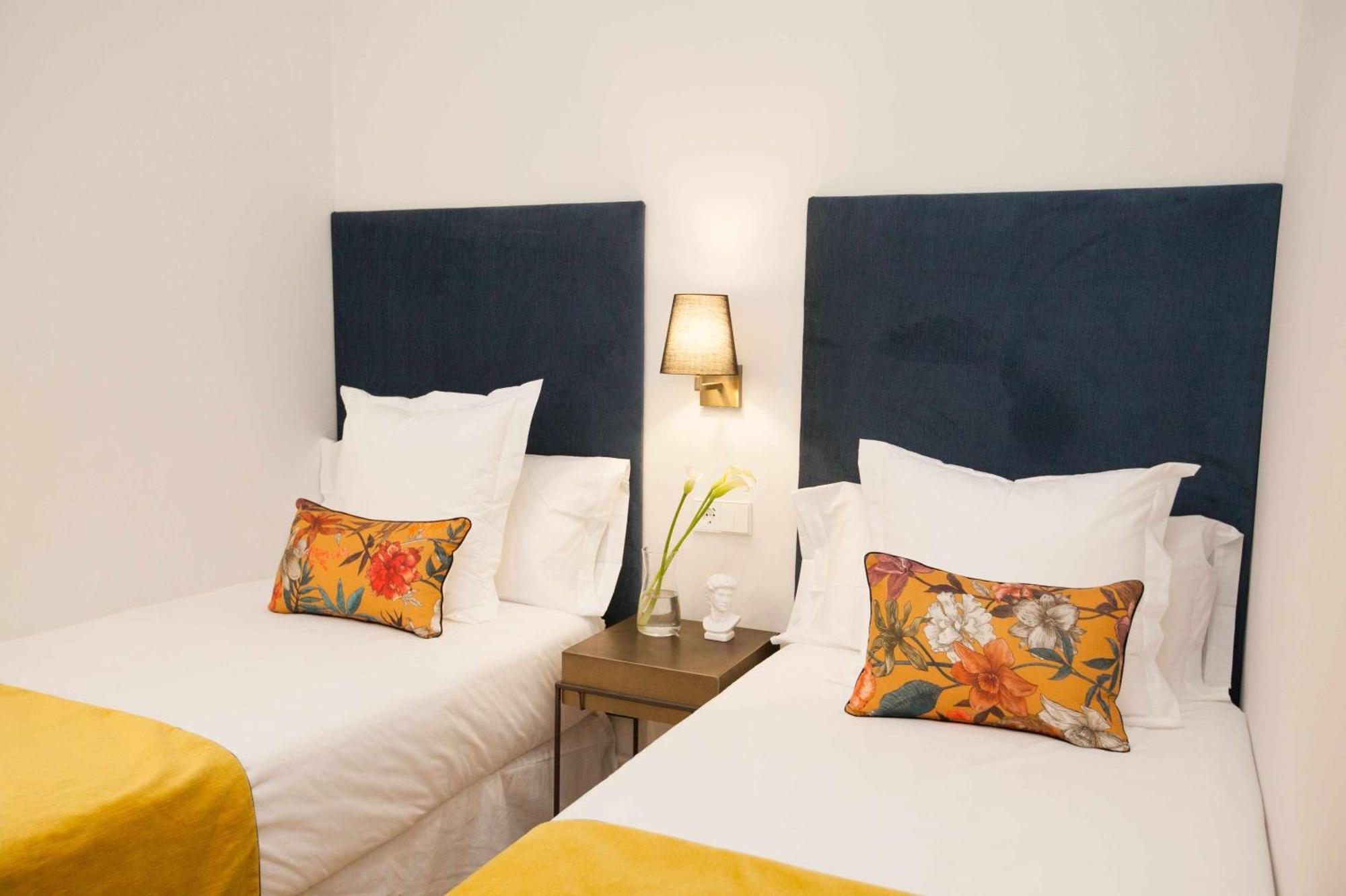 Isg Apartments Cedaceros 12 セビリア エクステリア 写真